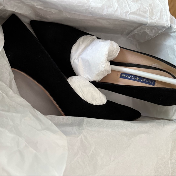 Stuart Weitzman Black Suede Pumps, Size 38.5 - Picture 9 of 12